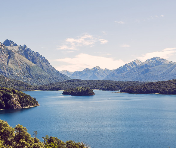 LAGUNA NAHUEL HUAPI CHUBUTARGENTINA